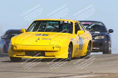 media/Oct-26-2025-CalClub SCCA (Sun) [[8ce1e69566]]/Group 2/Grapevine/